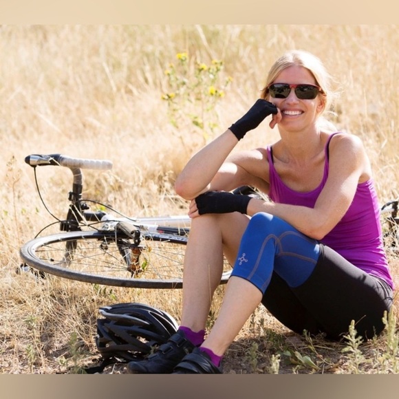 Tommie Copper Infrared Compression Fingerless Gloves and Wrists - Black Large - Picture 3 of 16